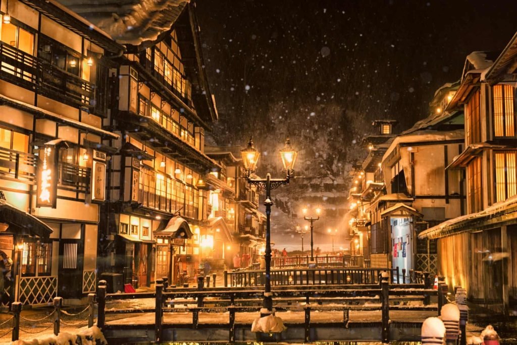 Ginzan-Onsen 銀山温泉 Snow Fall, Yamagata To Ginzan Onsen