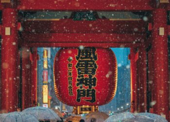 Asakusa Senso-ji temple Kaminarimon Entrance Gate, Exploring Asakusa: A Day Trip Guide to Tokyo's Traditional District