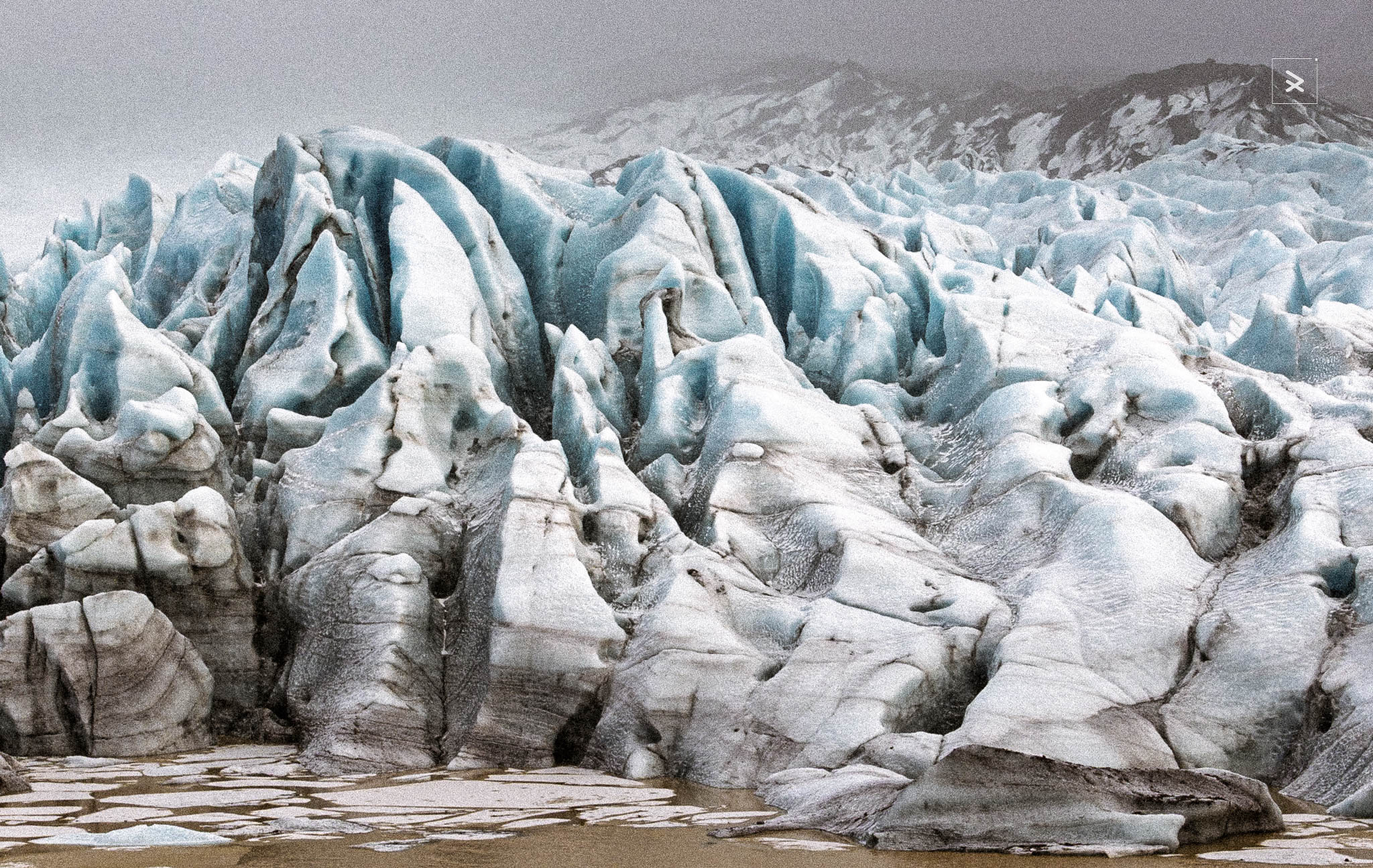 Iceland Glacier Cyber Monday travel tech deals: flight tracking apps, power banks, AirTags, noise-canceling headphones. Tools that save money and prevent disasters.